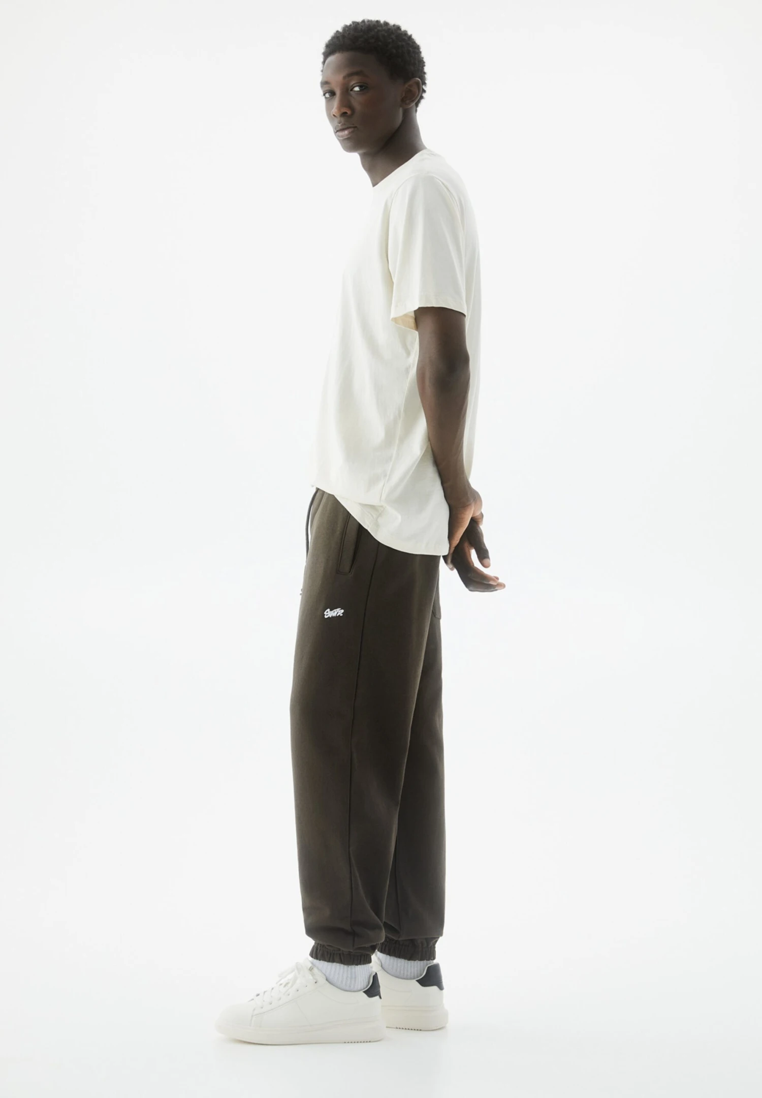 PULL & BEAR Standard Fit - Joggers - Pantaloni Sportivi - Light Brown 5 PULL & BEAR Standard Fit - Joggers - Pantaloni Sportivi - Light Brown - immagine 3