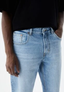 PULL & BEAR Vintage FadeJeans A SigarettaStone Blue Denim Uomo Jeans PUC22G0PS-K12 -PULL - BEAR Negozio 4d79d7ed54764d8aad8f6edcecfd0b0e