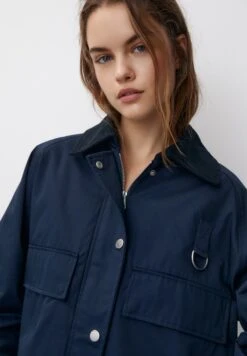 PULL & BEAR Collar Waxed CroppedGiacca LeggeraDark Blue Donna Giacche E Blazer PUC21U0GO-K11 -PULL - BEAR Negozio 4d843de03bee4a3195a7e0c2dd400d52