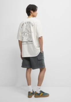 PULL & BEAR Looney Tunes - T-Shirt Con Stampa - White -PULL - BEAR Negozio 5040d0dde6b448ab888ebf317303efdd