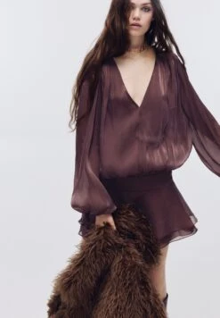 PULL & BEAR SHIMMERY RUFFLE - Vestito Casual - Dark Red -PULL - BEAR Negozio 5144af5b85474231861110fdea7398ed