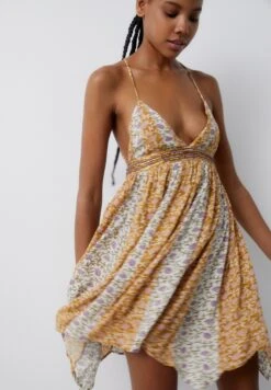 PULL & BEAR Short StrappyVestito EstivoOchre Donna Vestiti PUC21C14R-O11 -PULL - BEAR Negozio 516ec2dbccaa44819b254bb4111610d1