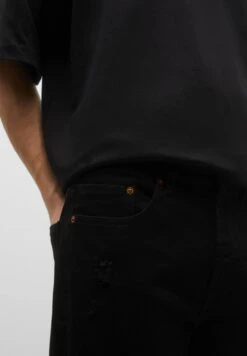 PULL & BEAR Slimfit- Shorts Di Jeans - Black -PULL - BEAR Negozio 52ef28d9521f4d12bdb11a035ddb647b