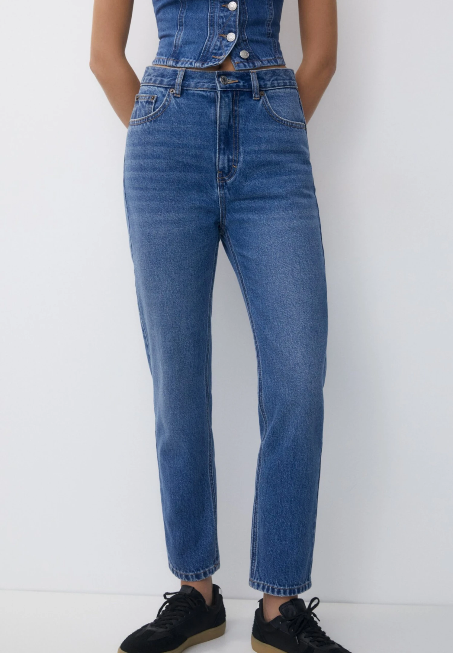 PULL & BEAR MomJeans Tapered FitDark Blue Donna Jeans PUC21N0J6-K14 3 PULL & BEAR MomJeans Tapered FitDark Blue Donna Jeans PUC21N0J6-K14