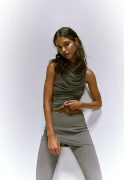 PULL & BEAR Sleeveless Gathered Details CamicettaDark Grey Donna Camicie E Bluse PUC21E12C-C11 -PULL - BEAR Negozio 537f78f292af4aa18cc661723b3e5acd