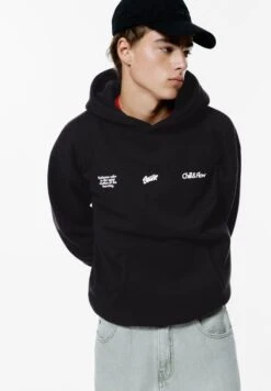 PULL & BEAR STWD STRAWBERRY - Felpa - Black -PULL - BEAR Negozio 5444ccc0b0bd4fdc8d55a1a83d6feaee