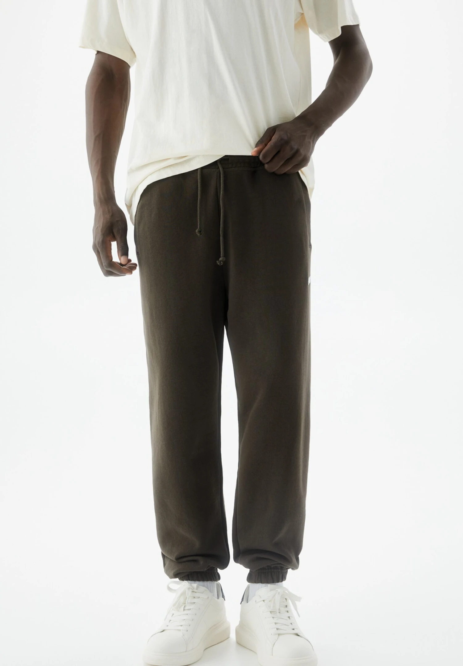 PULL & BEAR Standard Fit - Joggers - Pantaloni Sportivi - Light Brown 3 PULL & BEAR Standard Fit - Joggers - Pantaloni Sportivi - Light Brown