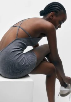 PULL & BEAR Strappy SeamlessTuta JumpsuitDark Grey Donna Tute Jumpsuit PUC21T0A9-C11 -PULL - BEAR Negozio 5c81717587944e688ebadcaf9cb6ce16