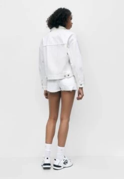 PULL & BEAR Giacca Di JeansWhite Donna Giacche E Blazer PUC21G0H5-A11 10 PULL & BEAR Giacca Di JeansWhite Donna Giacche E Blazer PUC21G0H5-A11 -PULL - BEAR Negozio 5cb948c78cdd4a02aff4f51558feba3a