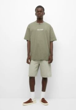 PULL & BEAR With Short Sleeves And Slogan PrintT-Shirt Con StampaKhaki Uomo T-shirt E Polo PUC22O1OO-N11 -PULL - BEAR Negozio 5dba1cfd69e84b519aa799b317b9b9fd