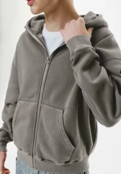 PULL & BEAR WASHED BOXY HOODIE - Felpa Con Zip - Grey -PULL - BEAR Negozio 5f80eef5338b4753933ea1046f7c4157