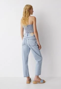 PULL & BEAR Mid-Waist Barrel- Jeans A Sigaretta - Light Blue Denim -PULL - BEAR Negozio 6772a647421743239db228d5b48b0af7
