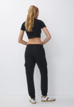 PULL & BEAR JoggersPantaloni CargoBlack Donna Pantaloni PUC21A0VQ-Q11 9 PULL & BEAR JoggersPantaloni CargoBlack Donna Pantaloni PUC21A0VQ-Q11 -PULL - BEAR Negozio 6a08cd2ba4f14789a63fbbfb273be385