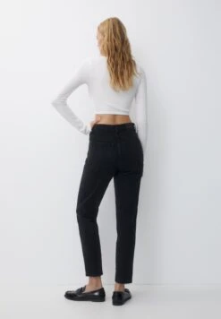 PULL & BEAR MomJeans Tapered FitBlack Donna Jeans PUC21N0J6-Q11 -PULL - BEAR Negozio 6e21b9bd3d28419a849f0266dc20723b