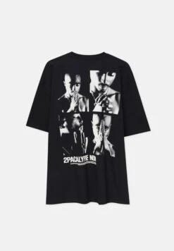 PULL & BEAR Tupac - T-Shirt Con Stampa - Black 16 PULL & BEAR Tupac - T-Shirt Con Stampa - Black -PULL - BEAR Negozio 6e7ed23d0541457aae3a0d94383def85