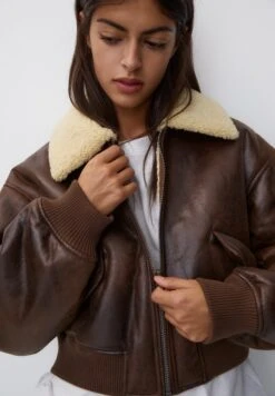 PULL & BEAR AviatorGiacca In SimilpelleDark Brown Donna Giacche E Blazer PUC21U0GX-O11 -PULL - BEAR Negozio 6f79edc6a7f84e3a817eb56c18acf493