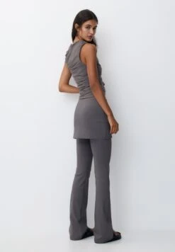 PULL & BEAR Sleeveless Gathered Details CamicettaDark Grey Donna Camicie E Bluse PUC21E12C-C11 -PULL - BEAR Negozio 73d642b6e67043d78f8c9f95877df9af