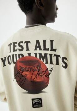 PULL & BEAR Brooklyn Varsity- Felpa - Mottled Beige -PULL - BEAR Negozio 74fd76f4be8d419ab3fe1de96b9cbe69