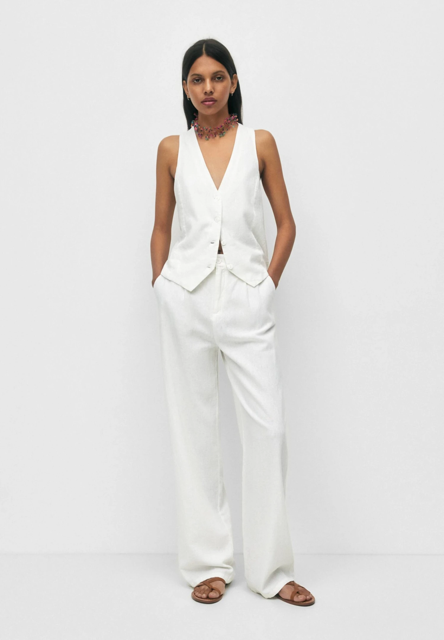 PULL & BEAR Rustic Straight Fit PantaloniWhite Donna Pantaloni PUC21A0T6-A11 4 PULL & BEAR Rustic Straight Fit PantaloniWhite Donna Pantaloni PUC21A0T6-A11 - immagine 2