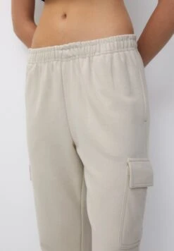 PULL & BEAR JoggersPantaloni CargoSand Donna Pantaloni PUC21A0VQ-B11 -PULL - BEAR Negozio 7a358f61b7a04dcb82fabe805e9a9bd2