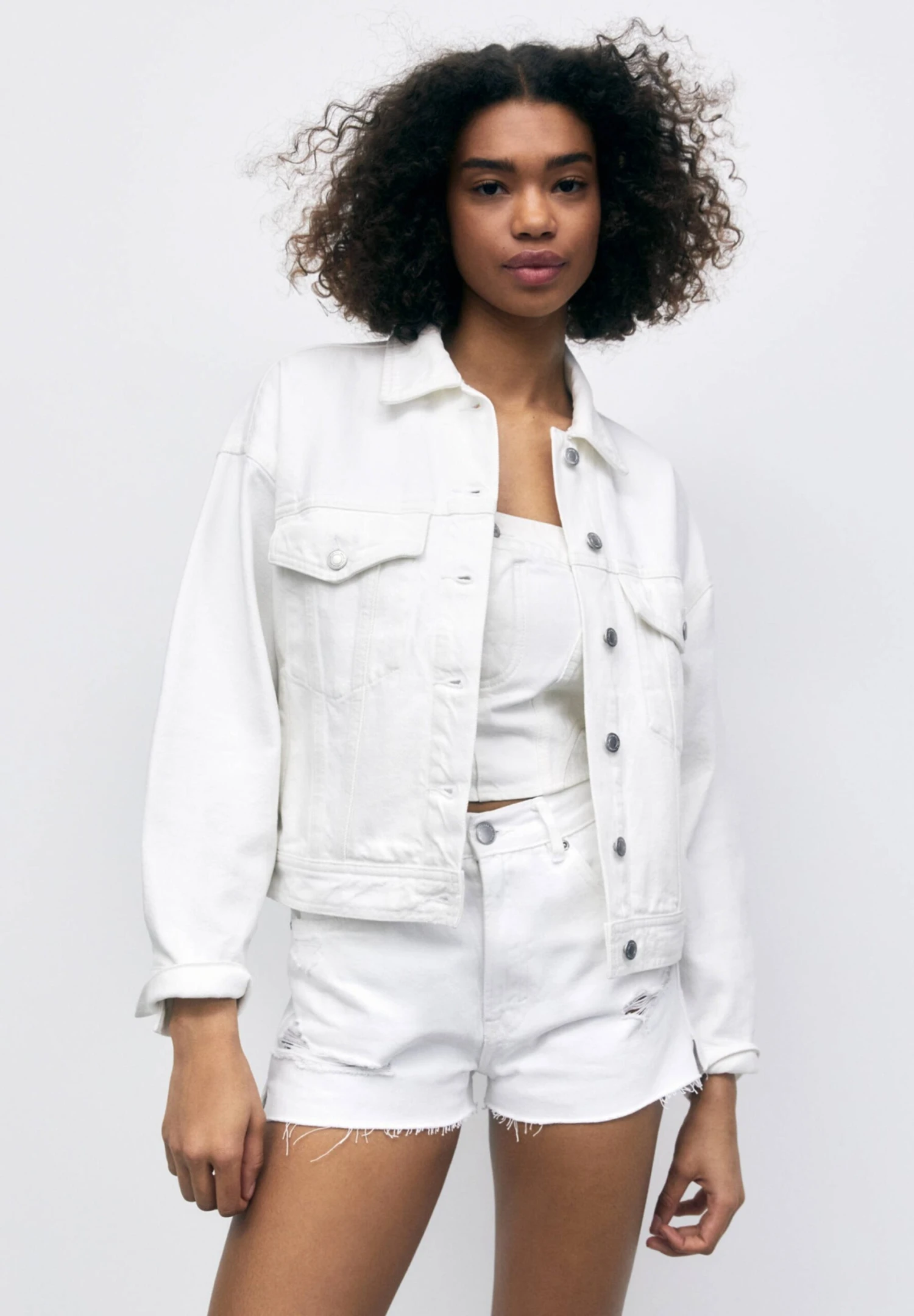 PULL & BEAR Giacca Di JeansWhite Donna Giacche E Blazer PUC21G0H5-A11 3 PULL & BEAR Giacca Di JeansWhite Donna Giacche E Blazer PUC21G0H5-A11