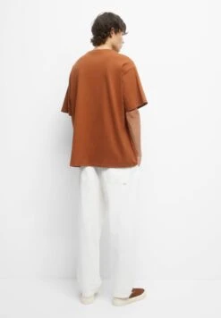 PULL & BEAR Short Sleeve With EmbroideryT-Shirt Con StampaOchre Uomo T-shirt E Polo PUC22O1NT-O11 -PULL - BEAR Negozio 86e5e9bfe8a540e1b46472cad7735342