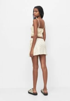 PULL & BEAR Mini Flowers LacingGonna A CampanaBeige Donna Gonne PUC21B0JA-B11 -PULL - BEAR Negozio 8aa0caafea534e6193e0def8b3bd6e07