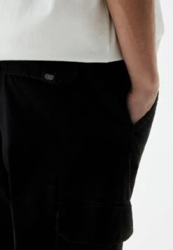 PULL & BEAR Straight FitPantaloni CargoBlack Uomo Pantaloni PUC22E0EI-Q11 -PULL - BEAR Negozio 8dd9cb9d59df4012a5e4155a8b8c6b7d