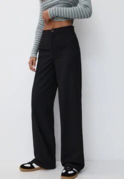 PULL & BEAR Regular Fit With Darts - Pantaloni - Black