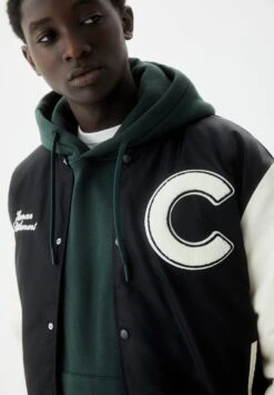 PULL & BEAR Cities VarsityGiubbotto BomberBlack Uomo Giacche PUC22T0T5-Q11 -PULL - BEAR Negozio 8f5af88fe59d4124b1b46142c5b4f191
