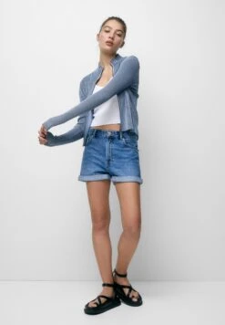 PULL & BEAR High-Waist Mom - Shorts Di Jeans - Blue Denim -PULL - BEAR Negozio 938fda10819f4bd6a70dba5bb05435a7