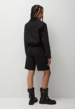 PULL & BEAR Cropped With Padded Shoulders - Giubbotto Bomber - Black -PULL - BEAR Negozio 9725926f01134cab84bfdb2a130d9f56