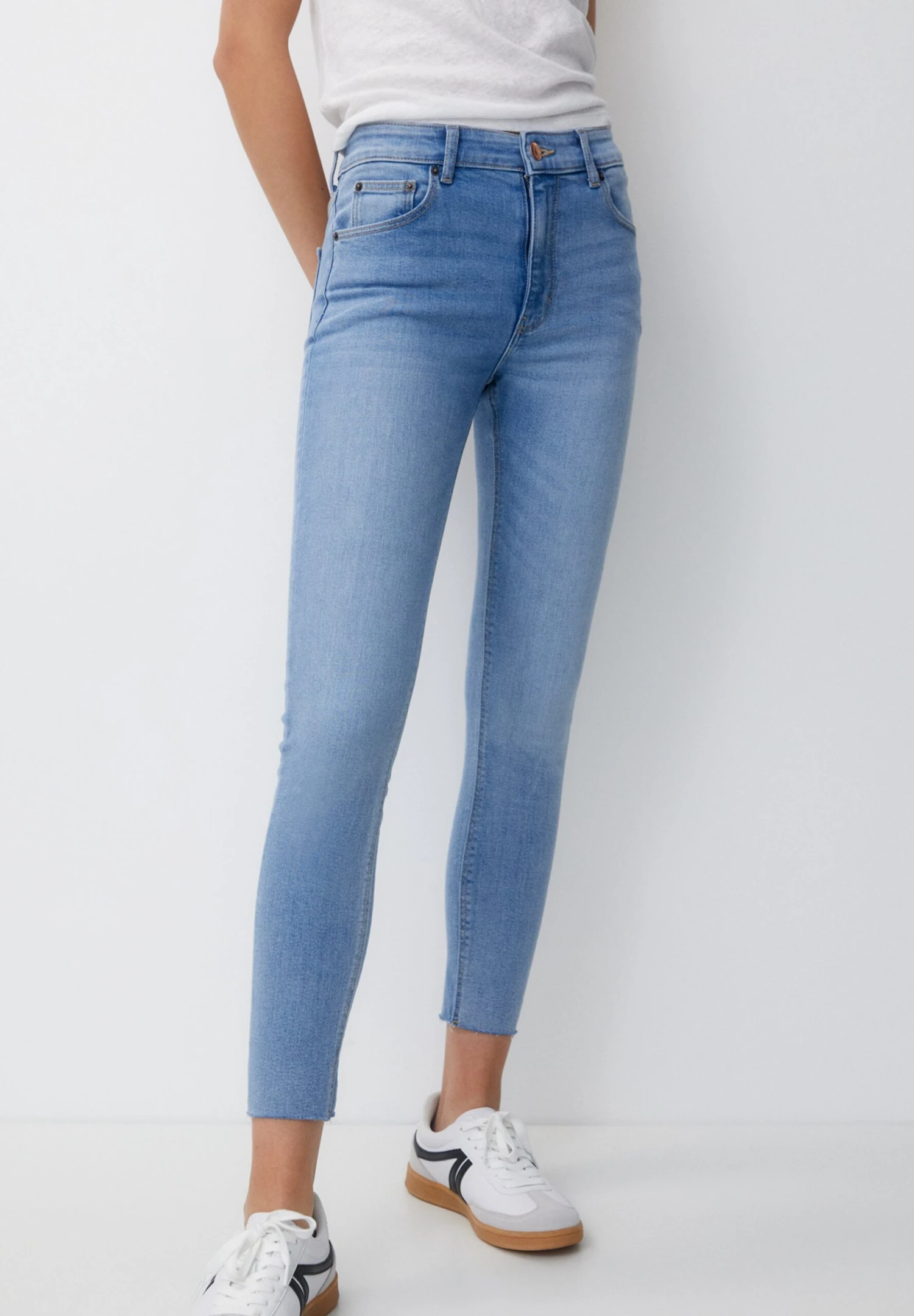 PULL & BEAR Mid-Waist BasicJeans Skinny FitLight-Blue Denim Donna Jeans PUC21N0M9-K11 3 PULL & BEAR Mid-Waist BasicJeans Skinny FitLight-Blue Denim Donna Jeans PUC21N0M9-K11