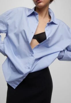 PULL & BEAR Basic-PopelinCamiciaStone Blue Denim Donna Camicie E Bluse PUC21E0SS-K11 -PULL - BEAR Negozio 985392bdd2ad416e8fc50f126b00124b