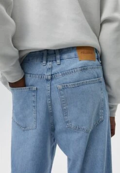 PULL & BEAR Baggy - Jeans A Sigaretta - Blue -PULL - BEAR Negozio 9bdf0dbbd4264f29bf55e6627a6a6eea