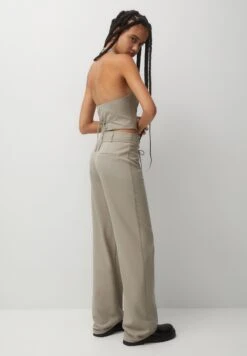 PULL & BEAR Halter With Back Tie DetailSmanicatoStone Donna Giacche E Blazer PUC21G0IR-C11 -PULL - BEAR Negozio 9c530bb68a944ec291d4f1bdbb36c29a