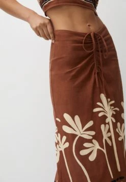 PULL & BEAR Printed MidiGonna A CampanaLight Brown Donna Gonne PUC21B0KD-O11 12 PULL & BEAR Printed MidiGonna A CampanaLight Brown Donna Gonne PUC21B0KD-O11 -PULL - BEAR Negozio a03be3c9a7744572abd718b61fec1ccf