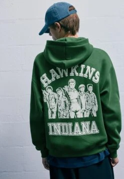 PULL & BEAR STRANGER THINGS - Felpa - Dark Green