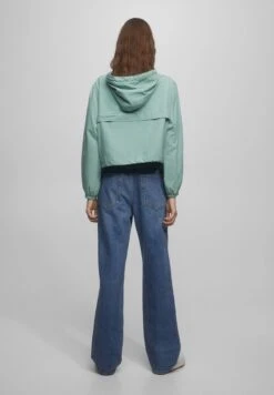 PULL & BEAR With PocketsGiacca LeggeraGreen Donna Giacche E Blazer PUC21G0GP-M11 -PULL - BEAR Negozio a1eda9bce3e64342b32753c61b30105a