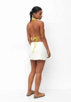 PULL & BEAR With Frayed Edges - Gonna A Campana - White -PULL - BEAR Negozio a220be1d2f6149c79b54dff318031bac