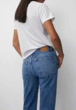 PULL & BEAR Mid Waist Jeans A SigarettaBlue Denim Donna Jeans PUC21N0LU-K12 -PULL - BEAR Negozio a32ba77f1a89436da48e093a2f6363e0