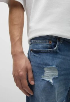 PULL & BEAR Shorts Di JeansBlue Denim Uomo Jeans PUC22F0BJ-K11 -PULL - BEAR Negozio a85c315e220344799bf3355e905b14c1