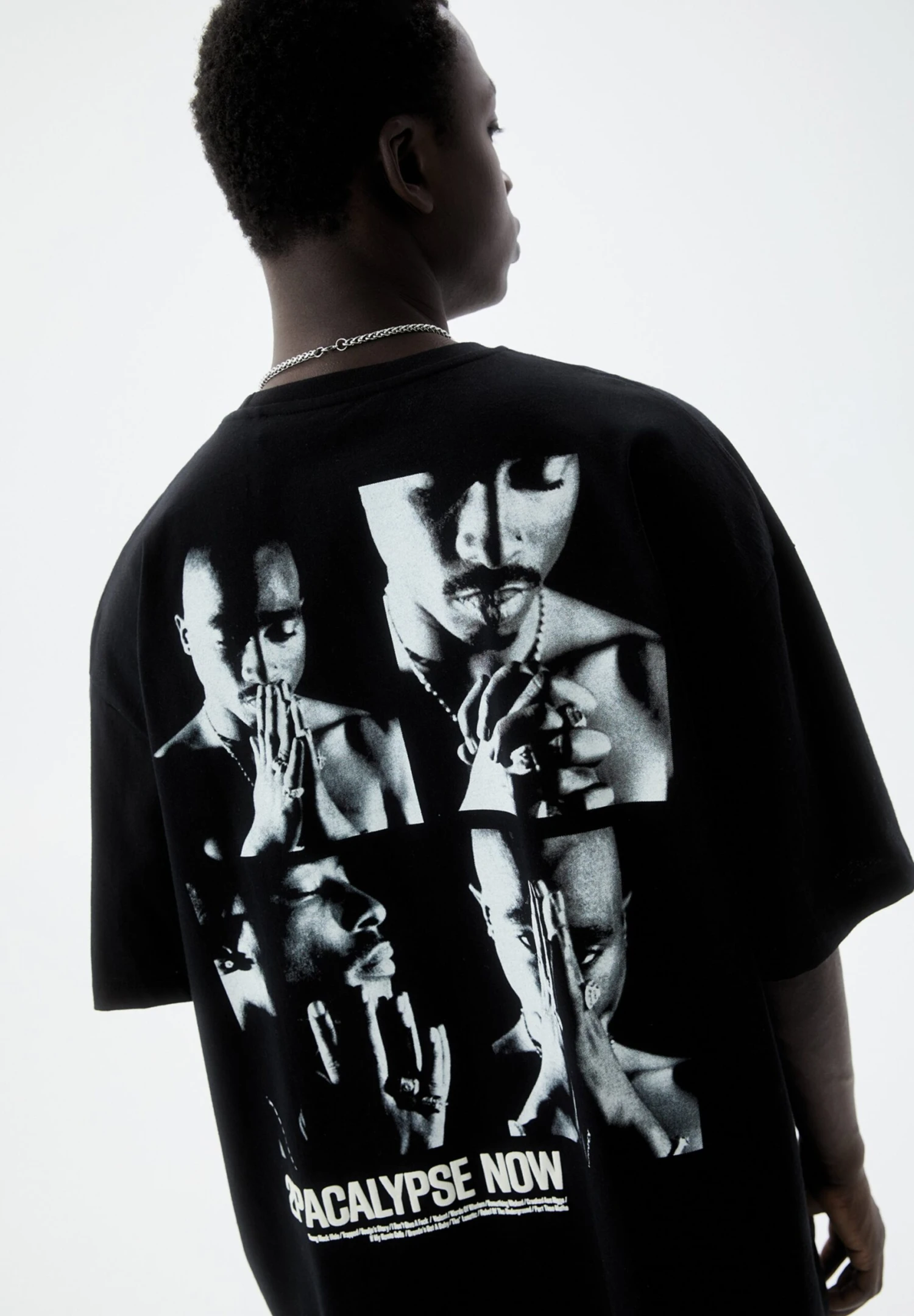 PULL & BEAR Tupac - T-Shirt Con Stampa - Black 6 PULL & BEAR Tupac - T-Shirt Con Stampa - Black - immagine 4