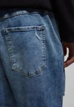 PULL & BEAR Mit Rissen Am Knie - Jeans Tapered Fit - Royal Blue 14 PULL & BEAR Mit Rissen Am Knie - Jeans Tapered Fit - Royal Blue -PULL - BEAR Negozio ad6028a3afe140c0841b023481bd79df