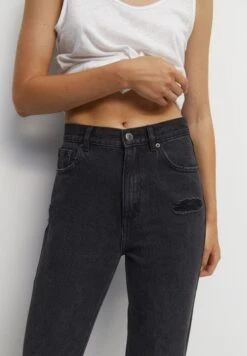 PULL & BEAR Ripped Jeans A SigarettaBlack Donna Jeans PUC21N0LL-Q11 -PULL - BEAR Negozio b2f530395457467f9965dd55bc0d52a2