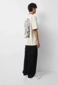 PULL & BEAR Short Sleeve Unknown Paradise T-Shirt Con StampaSand Uomo T-shirt E Polo PUC22O1PG-B11 -PULL - BEAR Negozio b60ee95b816247238ed35fc008d86bb3