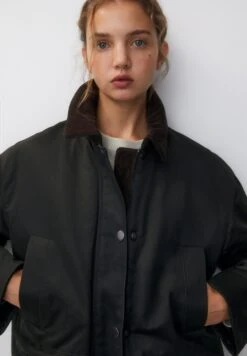 PULL & BEAR Waxed CollarGiacca Da Mezza StagioneBlack Donna Giacche E Blazer PUC21G0IZ-M11 -PULL - BEAR Negozio b62b61d8e26b42dd9c642aef1911b0da