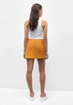 PULL & BEAR Sequinned Crochet Gonna A CampanaMustard Yellow Donna Gonne PUC21B0JK-E11 -PULL - BEAR Negozio b62c127791b94a2fbd631a67d10883d6