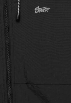 PULL & BEAR BlockImpermeabileBlack Uomo Giacche PUC22T0SI-Q11 15 PULL & BEAR BlockImpermeabileBlack Uomo Giacche PUC22T0SI-Q11 -PULL - BEAR Negozio b74dd2e6bb544972af67405997a77fe7