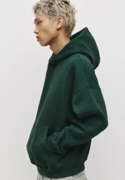 PULL & BEAR BOXY FIT - Felpa Con Cappuccio - Dark Green -PULL - BEAR Negozio b7e67cf192e74fcbb774f0c0da0bff27